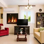 Villa Aliona Mavrata